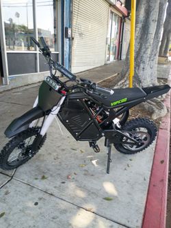 VIPCOO H3 Electric Dirt Bike come with a 3500W motor, 48V 23Ah battery, 220 Nm torque, and 16-43 miles range, max load 265 -speed 37 mph. Max. Load 33