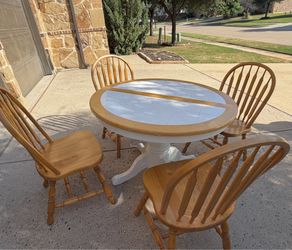 Dining table and 4 chairs