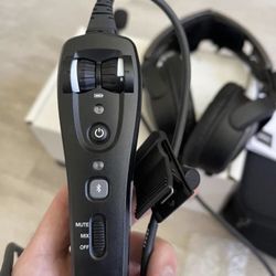 Bose A20 Aviation Headset w/ Bluetooth And Hardcase
