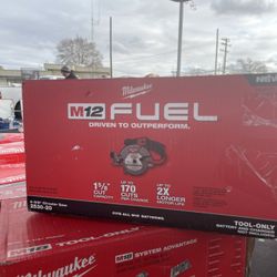 Milwaukee M12 Fuel Circular Saw 