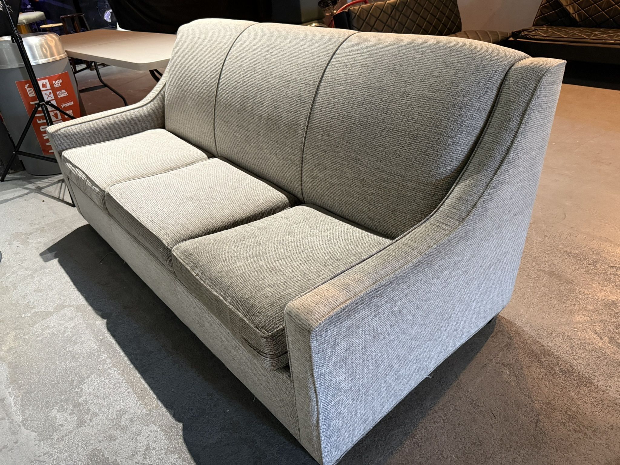 Very Comfy Couch Good Quality