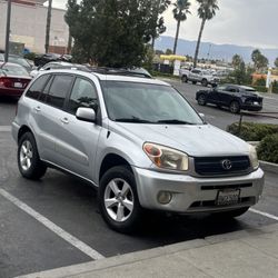 Toyota Rav 4. 2005