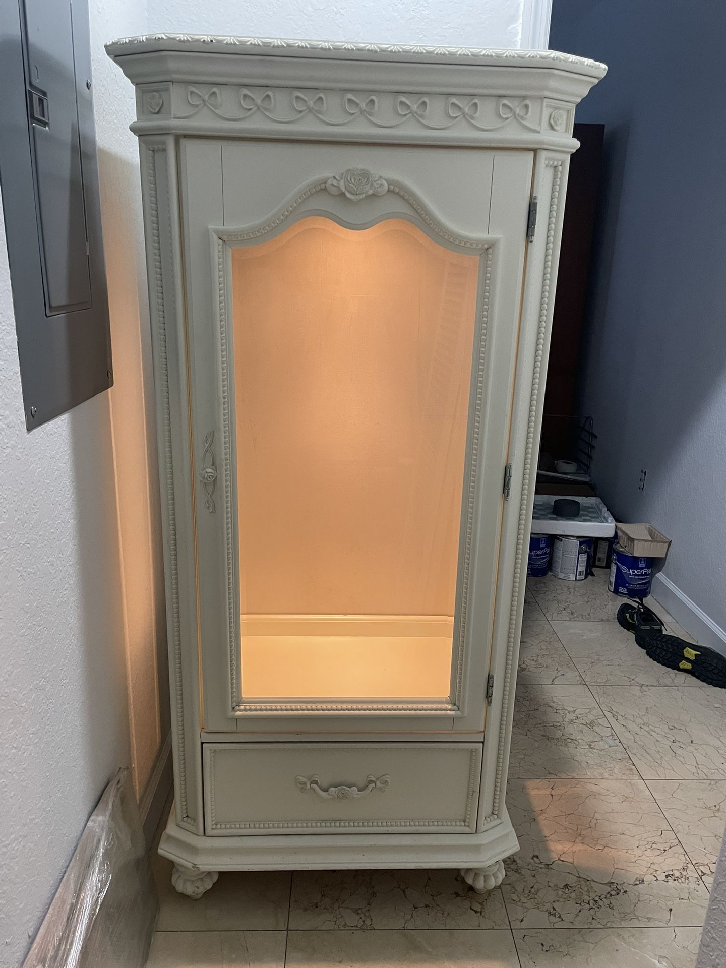 Disney Frozen Princess Touch Lighted Cabinet