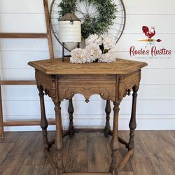 Gorgeous Table - Accent 