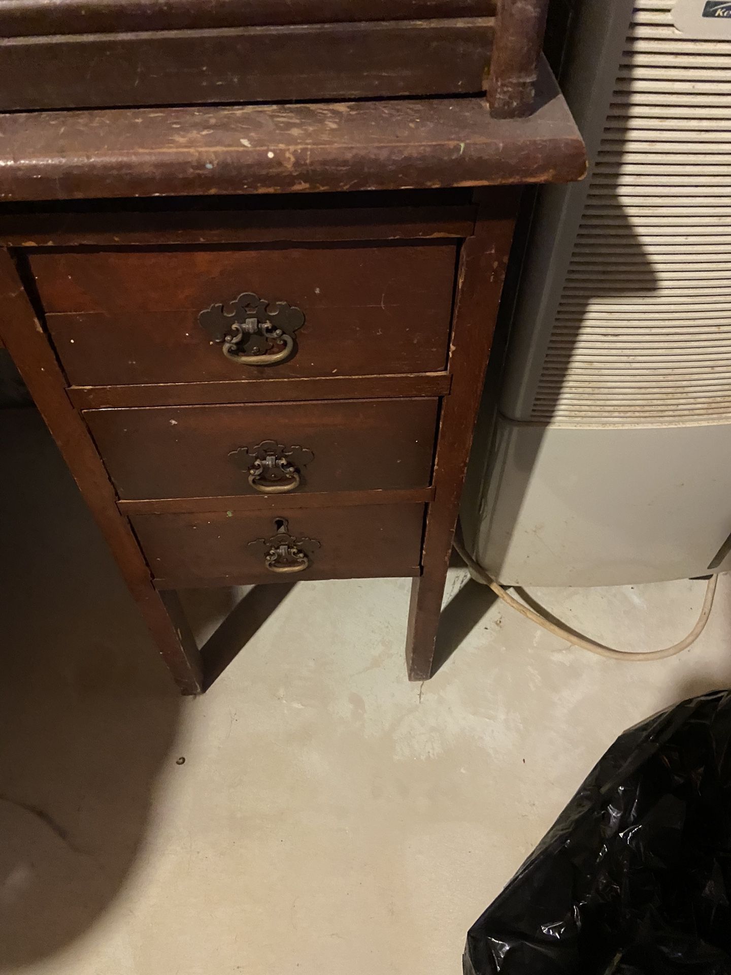 Roll top desk antique