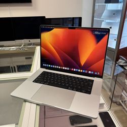 Apple 16” MacBook Pro M2 Pro Chip 32GB Ram 512SSD! Like New! 