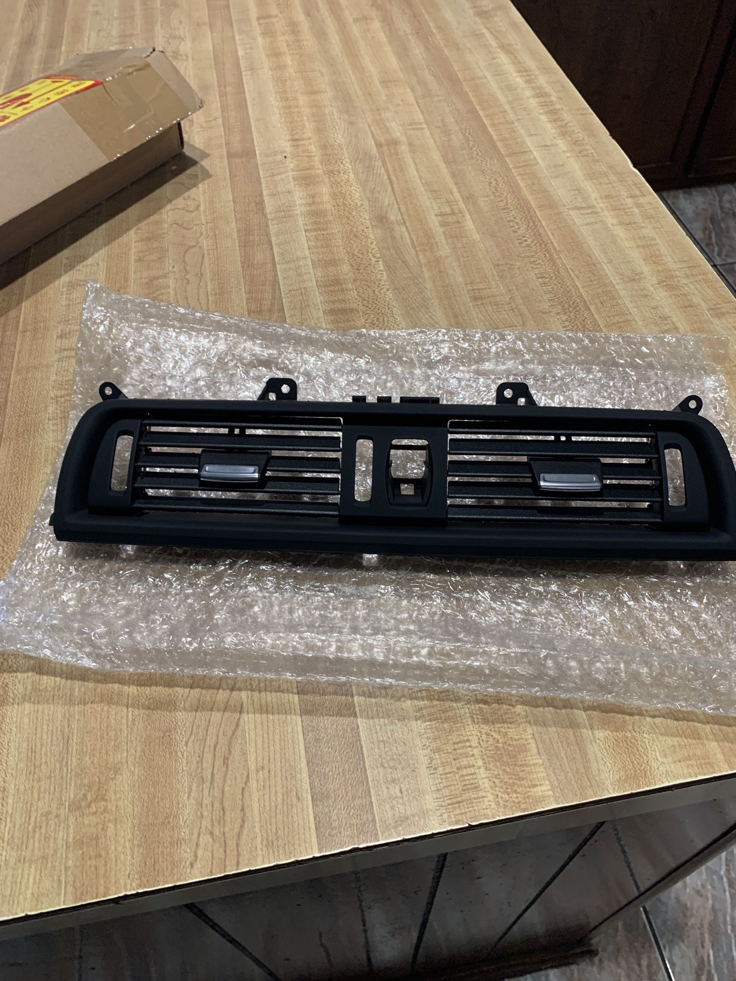 BMW Center Vent