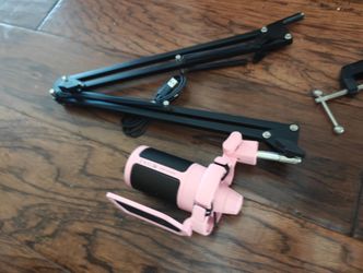 Fifine USB microphone with boom arm