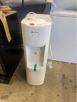 Dispenser water white hot and cool water