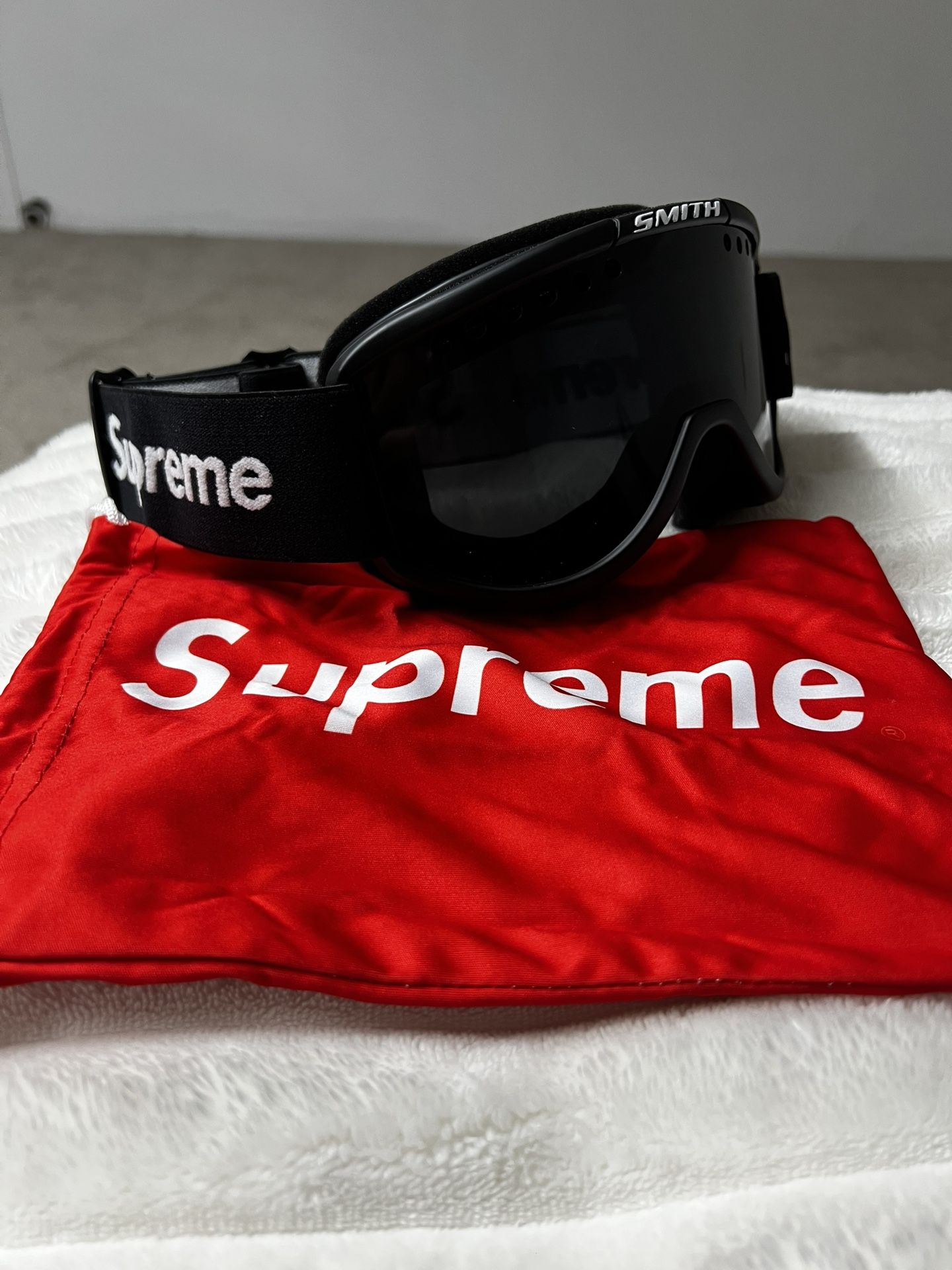 Supreme Goggles🥽