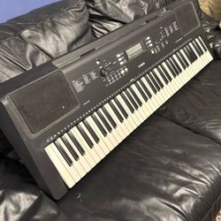 Yamaha EW300 Portable Keyboard with Stand