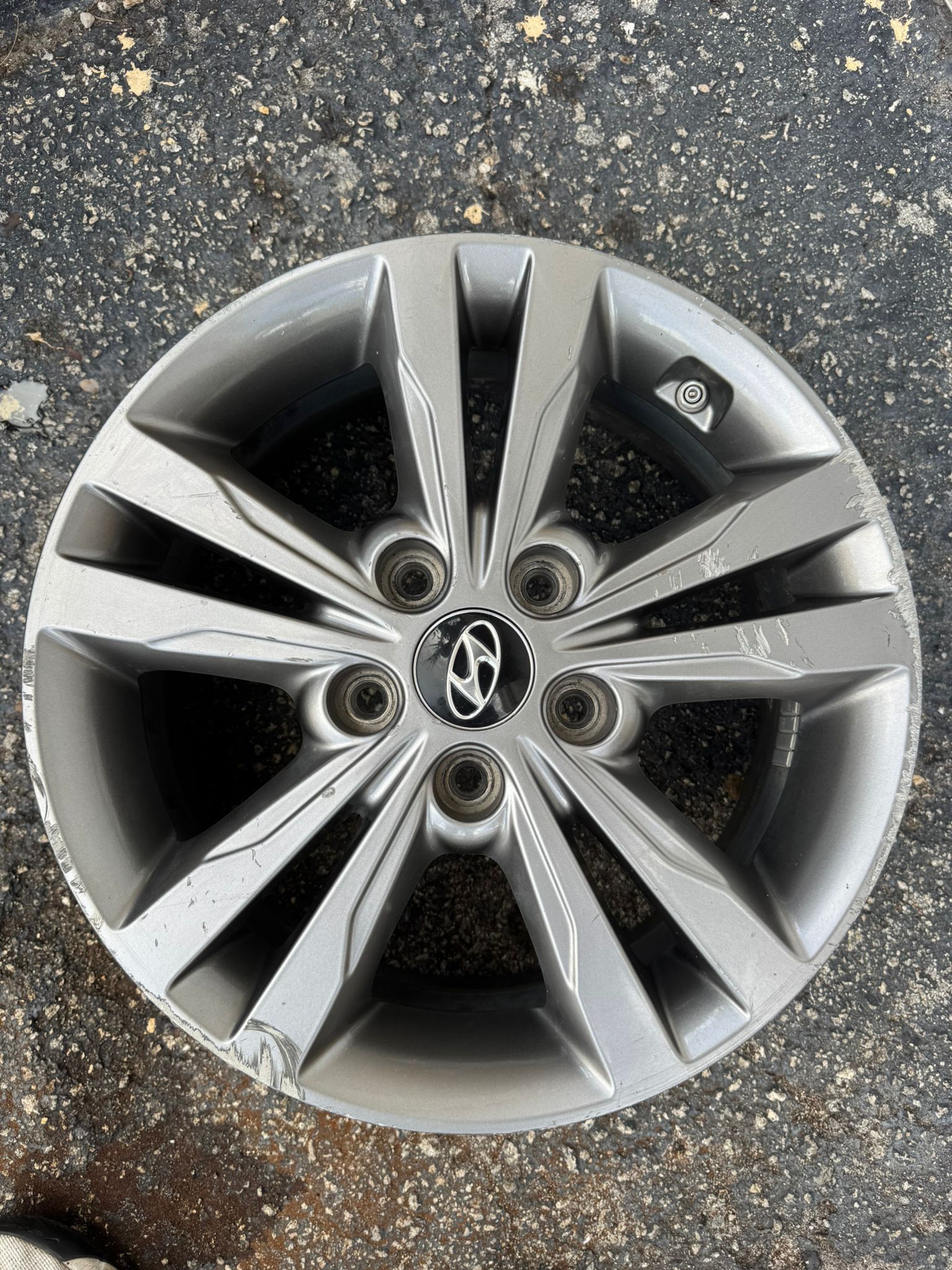 1 Spare Rim 16 Hyundai 5 Lugs 114.3 mm