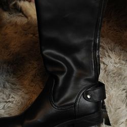 Women's brown boots