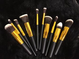 Makeup brushes