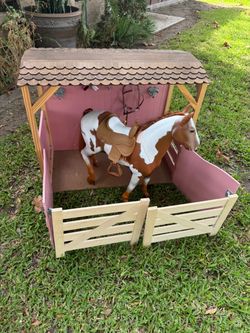 Our Generation large horse and barn for 18” dolls