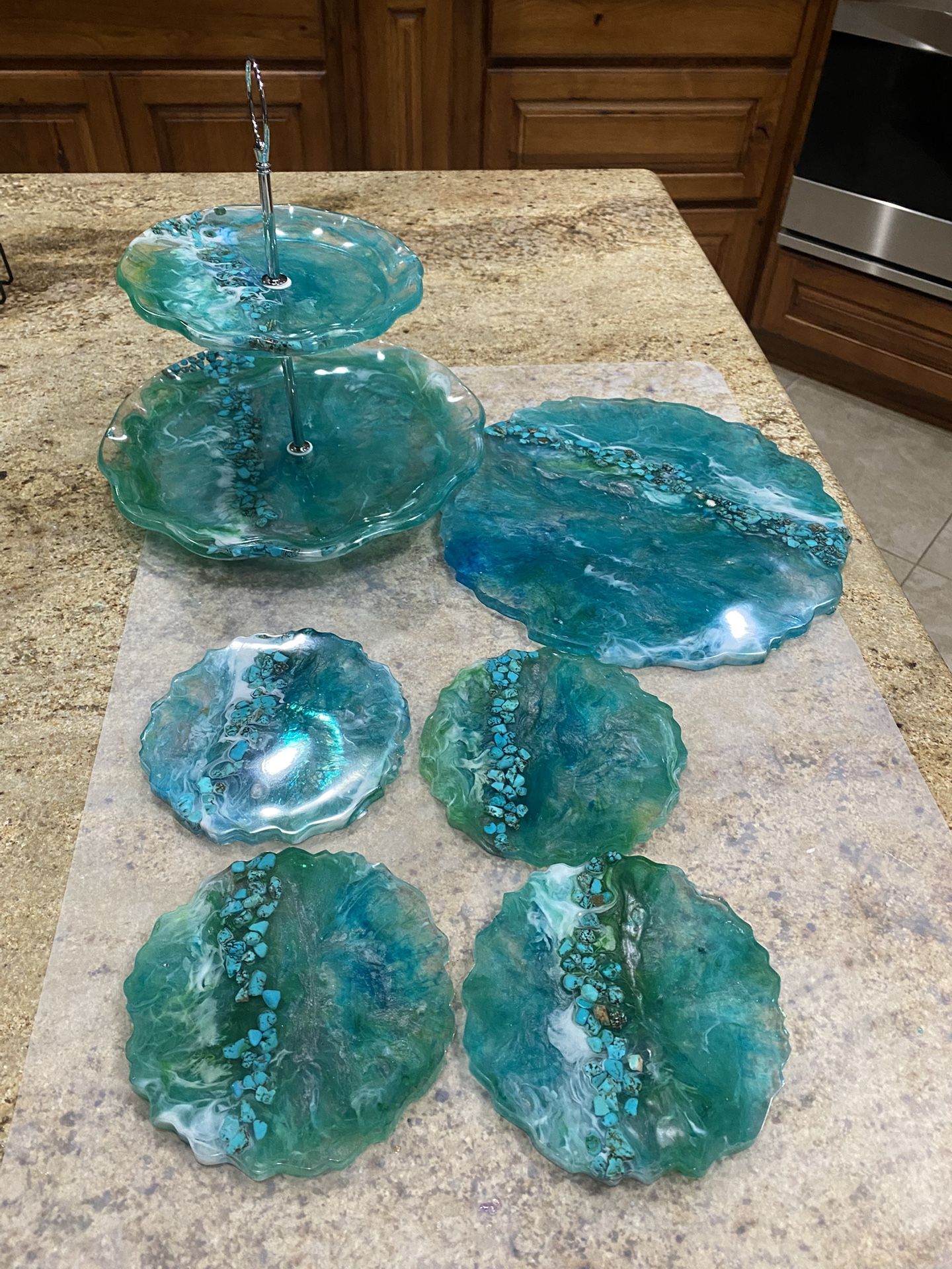 Handmade resin art trays & coaster set - w/turquoise dyed howlite stones.