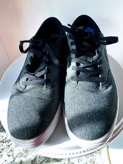 Men’s Nikes Check Solar