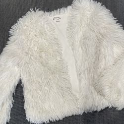 Girl’s Faux Fur size 7/8.