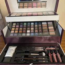 Ultra Make Up Case