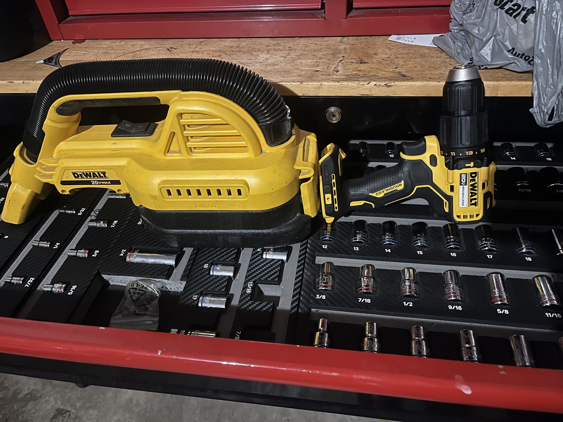 Dewalt Vacumm And Hammer Drill
