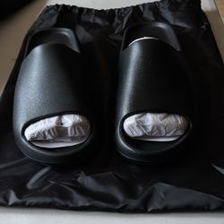 yeezy slides size 11 brand new 