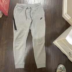 Nike Tech Fleece Pants Medium