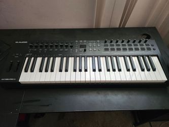 Oxygen Pro 49 MIDI Keyboard