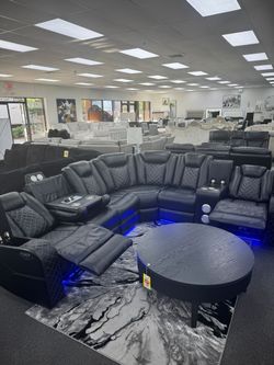  Power Reclining Sectional w/Adjustable Headrest & Wireless Speakers 