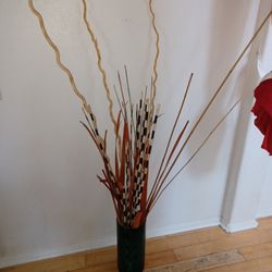 Green Glass Vase With Decrative Tall Flax