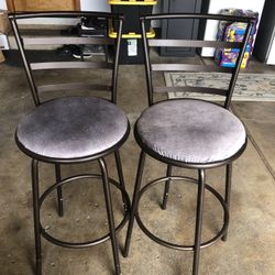 28 In Bar Stools 
