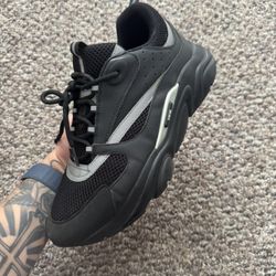 Dior B22 reflective size 10.5 (size 43.5) 