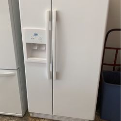Roper Side By Side  Refrigerator  White 33” Excellent  Warranty  . Delivery Available . 2203 Fowler St. 33901  