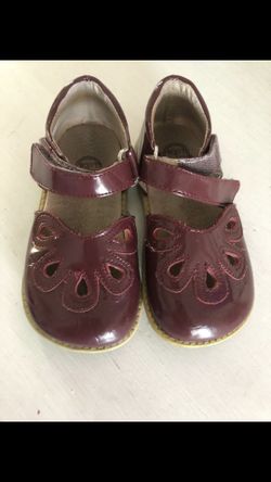 Burgundy Mary Jane shoes 9c