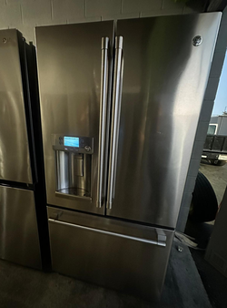 GE Stainless Steel French Door Fridge with IceMaker