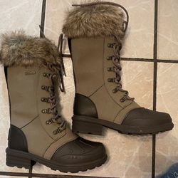 Women’s Bearpaw Winter Boots Size 5