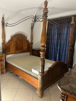 Queen Canopy Bedroom Set