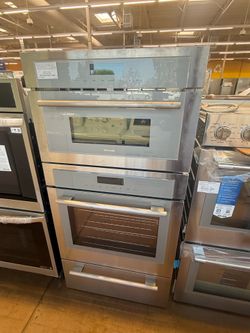 Thermador triple combo Microwave, oven and warming drawer