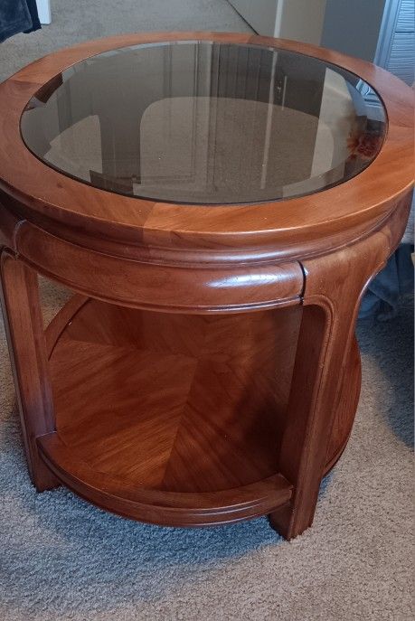 Mesa De Madera Ovalada Con Cristal.