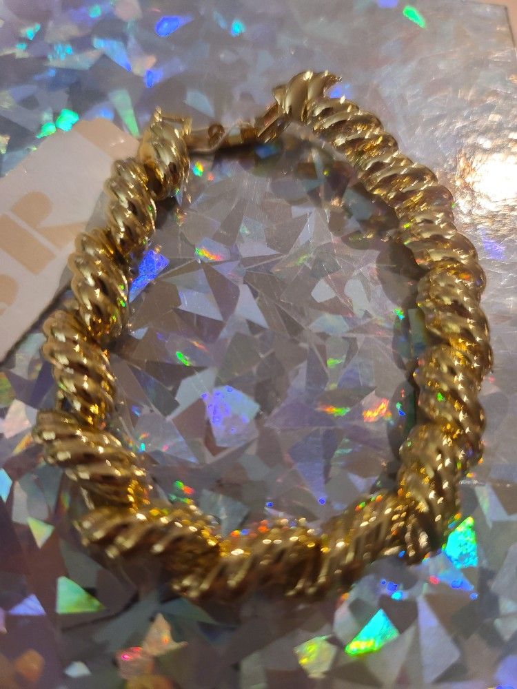 Costume Gold Tone Bracelet New And Heavy