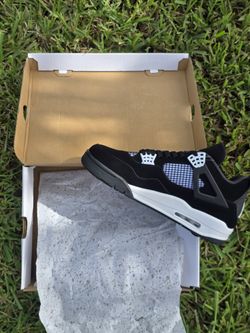 Jordan 4 White Thunder