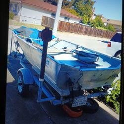  BOAT FOR SALE {GREGOR}