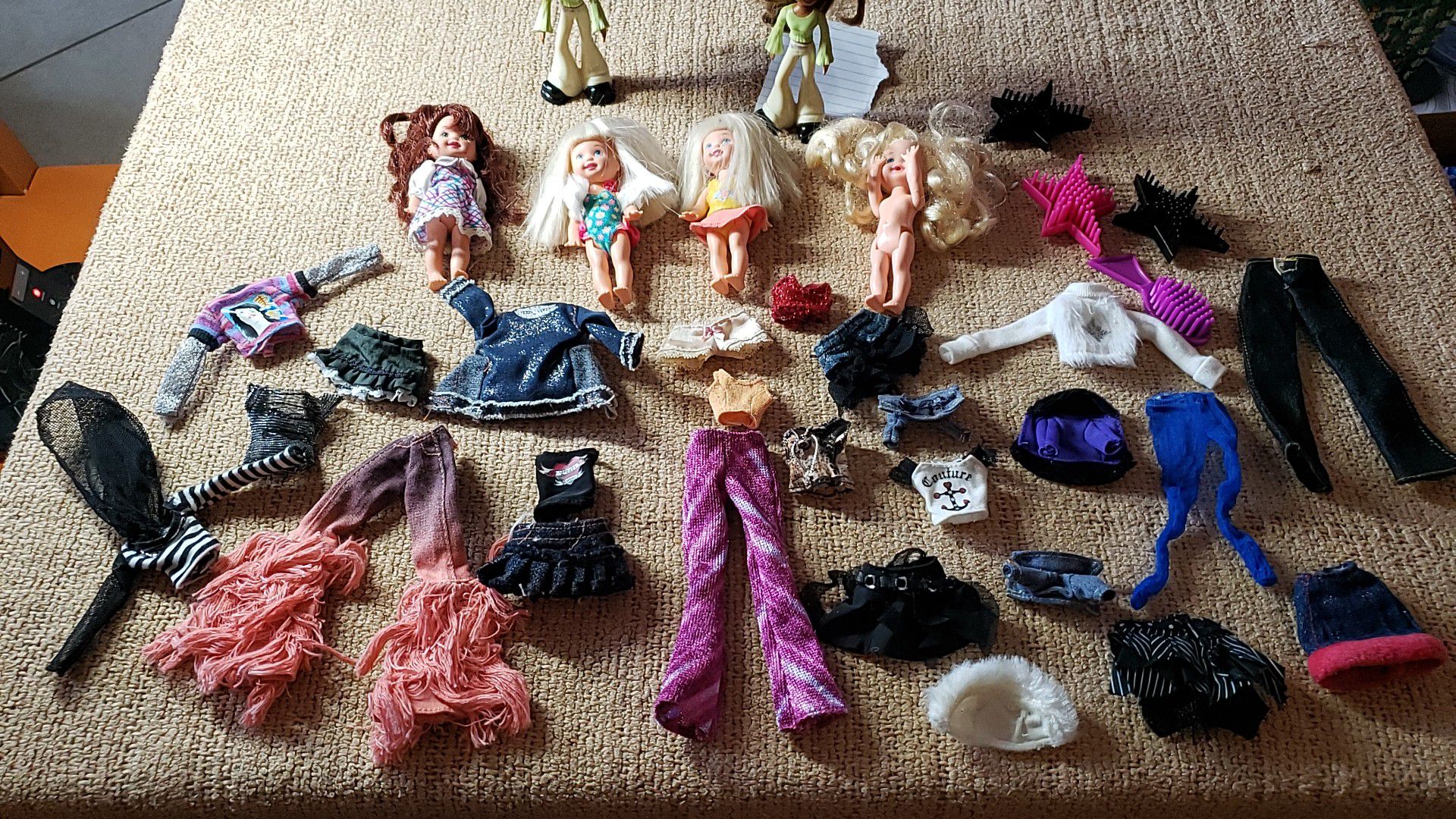Bratz Dolls, and other small dolls, doll clothing &accessories