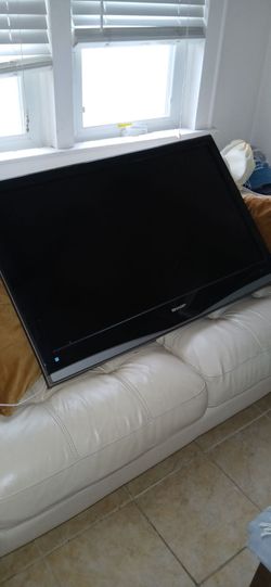 43" sharp TV **MAKE OFFER ...Not a smart tv