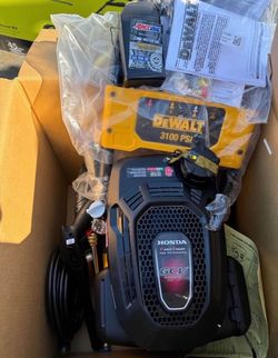 DEWALT 3100 PSI at 2.3 GPM Honda Cold Water Professional Gas Pressure Washer