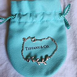 Tiffany & Co. Paloma Picasso® Olive Leaf Vine Bracelet- New