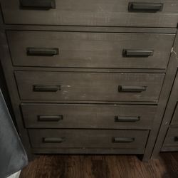 🛏️ Queen Bedroom Set – $400 nOBO (Everything Included!)