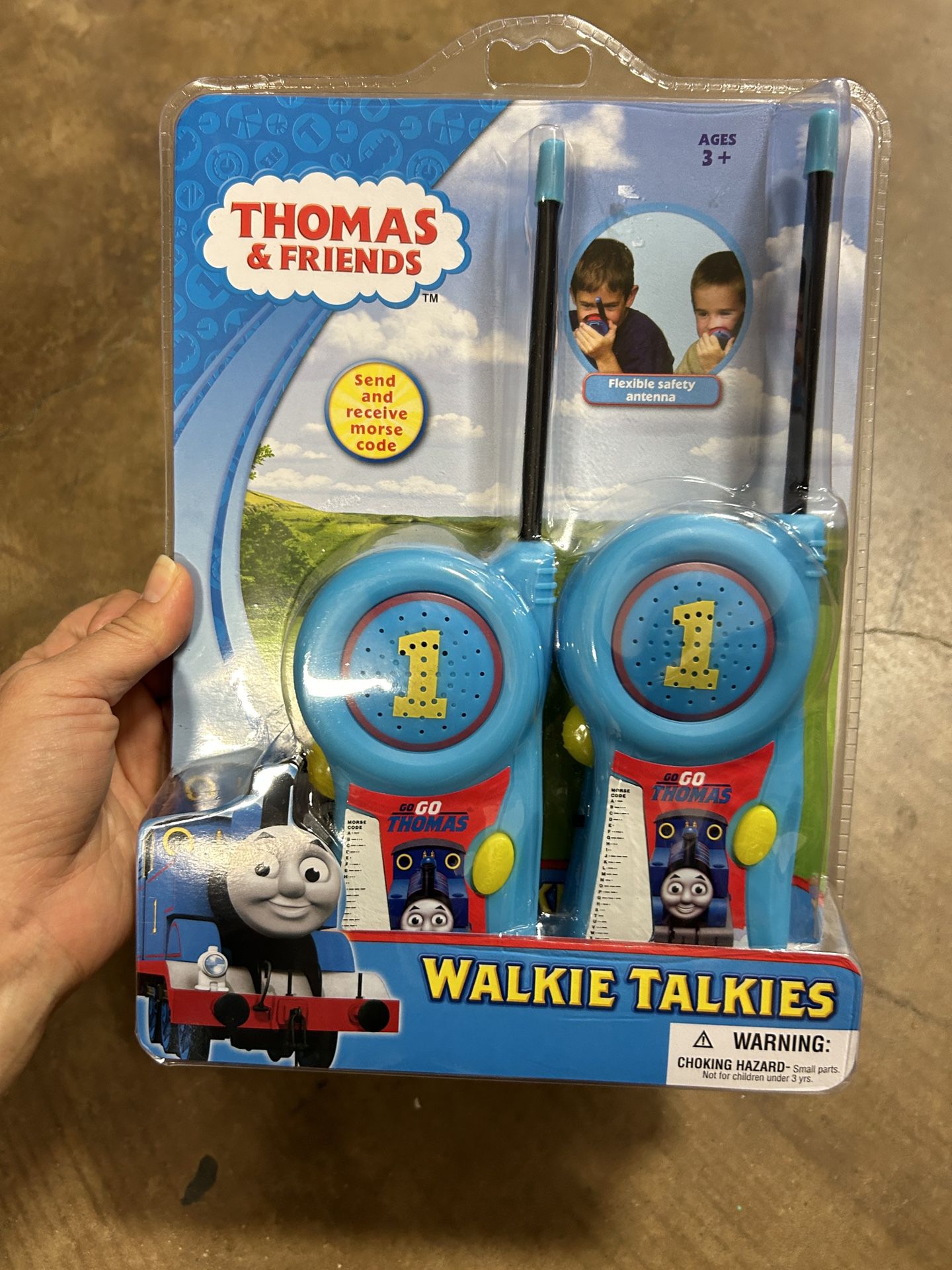 NWT Thomas Kids Walkie Talkie Set 