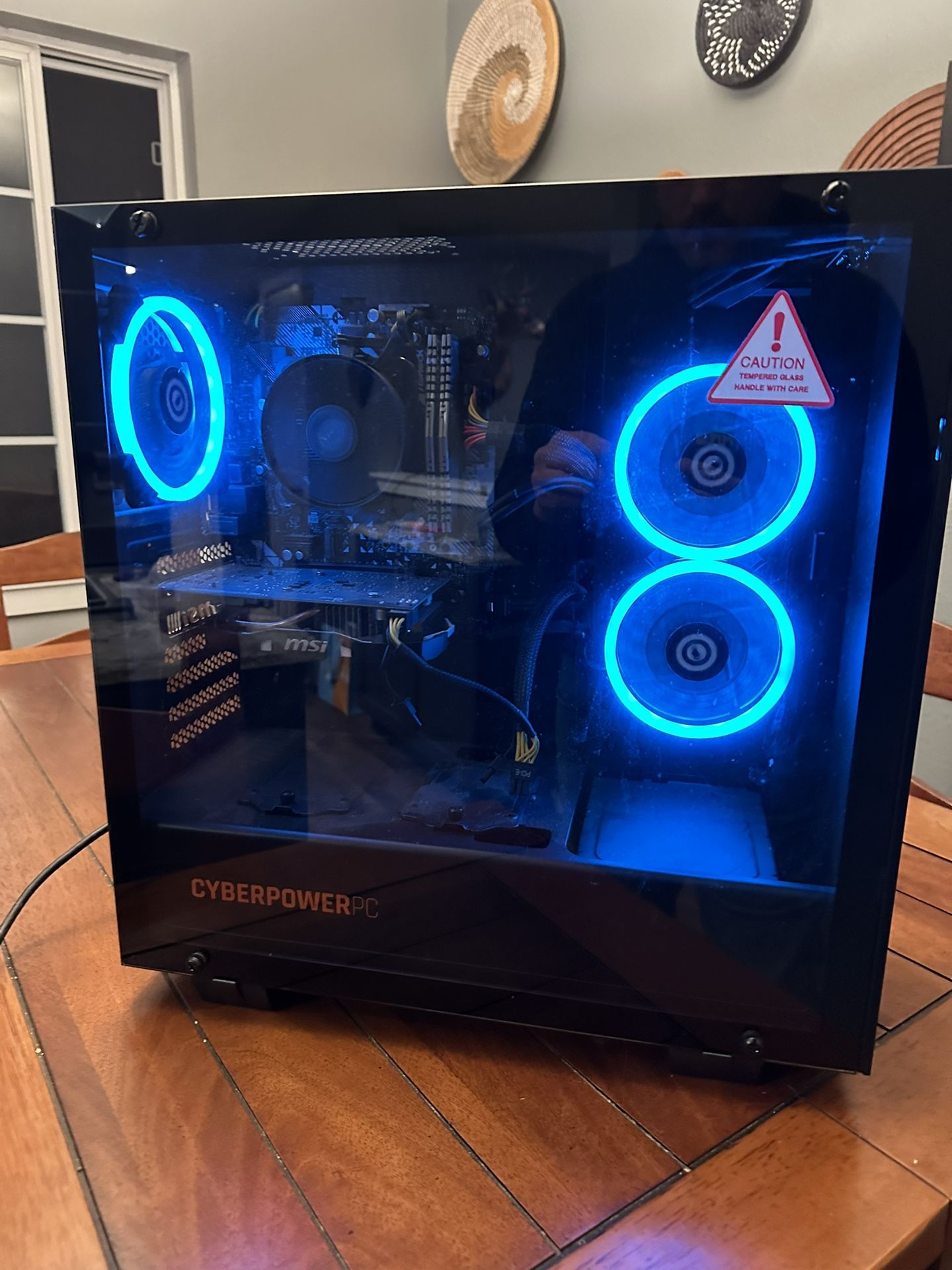 PENDING SALE CyberPowerPC ET7250 Gaming PC And Accessories