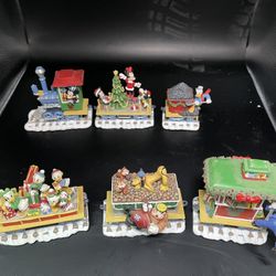 Danbury Mint Disney MICKEY'S CHRISTMAS TRAIN Hand Painted Porcelain Sculpture