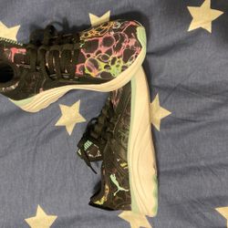 Pumas Shoes Girls Size 4 